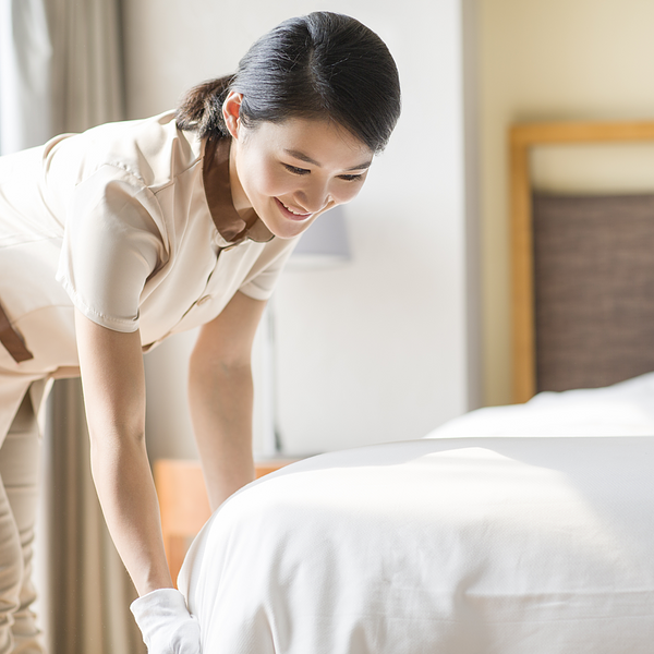 Job details for resort hotel front staff/professional services (medical, welfare, education, etc.)