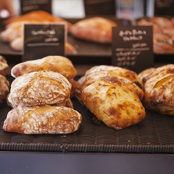 Details of job openings for staff at a famous bakery founded in France